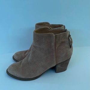 American Eagle Outfitters Boot  Heals:  Size 9